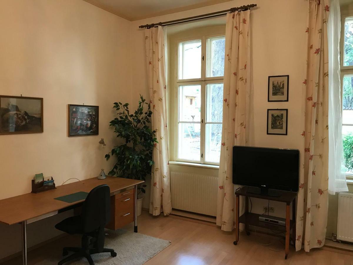 70m² Grosses Mit Gartenzugang Appartement