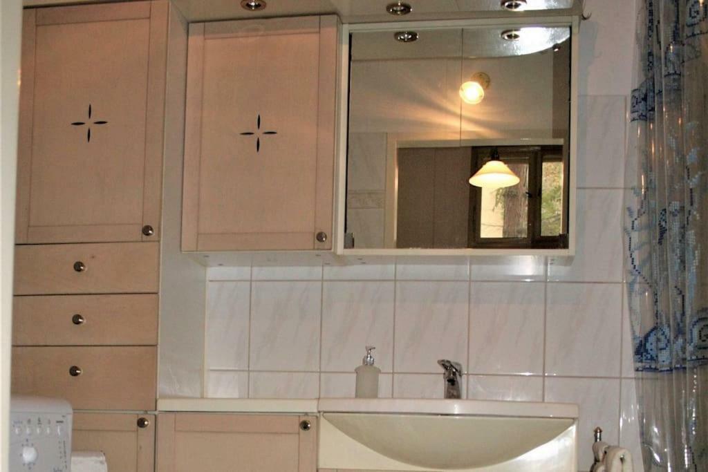70m² Grosses Mit Gartenzugang Appartement
