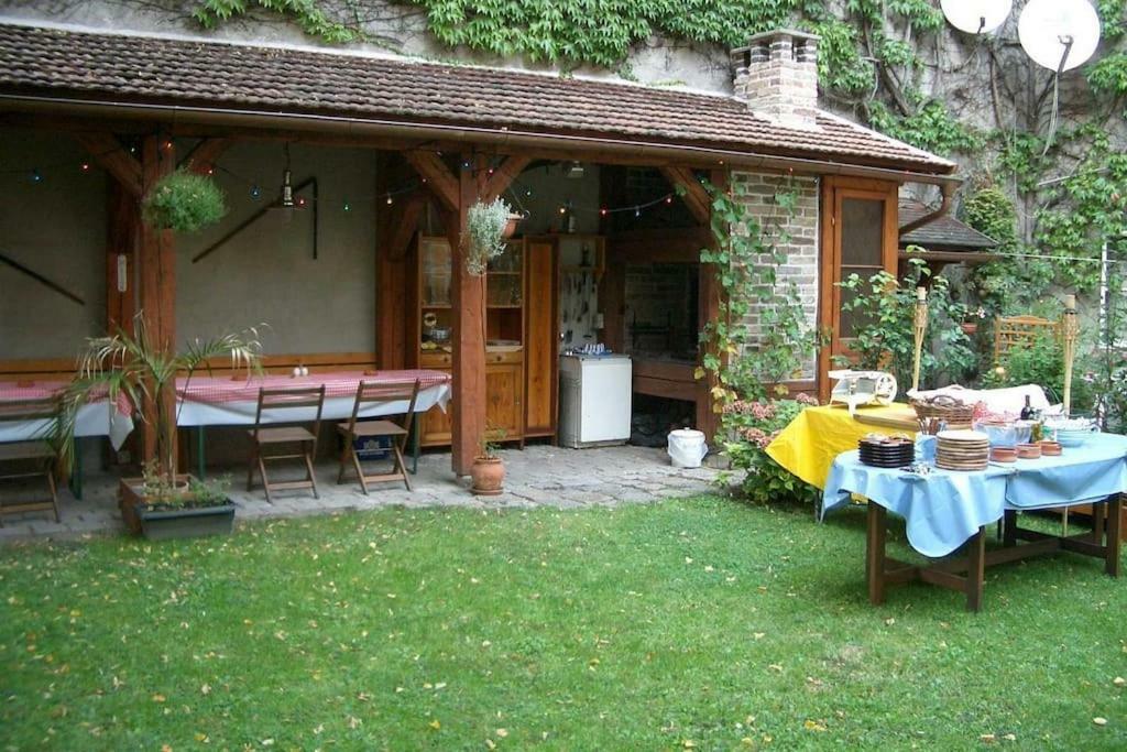 70m² Grosses Mit Gartenzugang Appartement